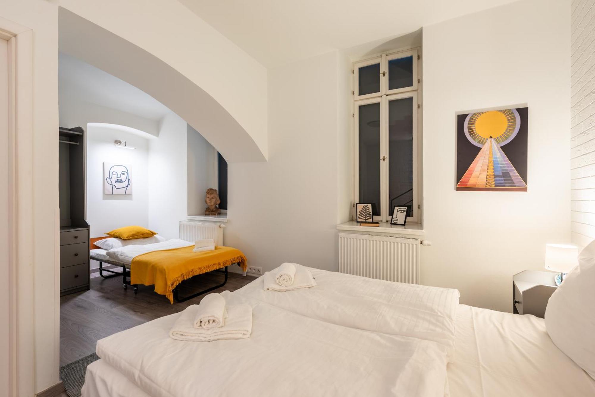 Eclectic And Design Duplex In Prague Apartment Exterior photo