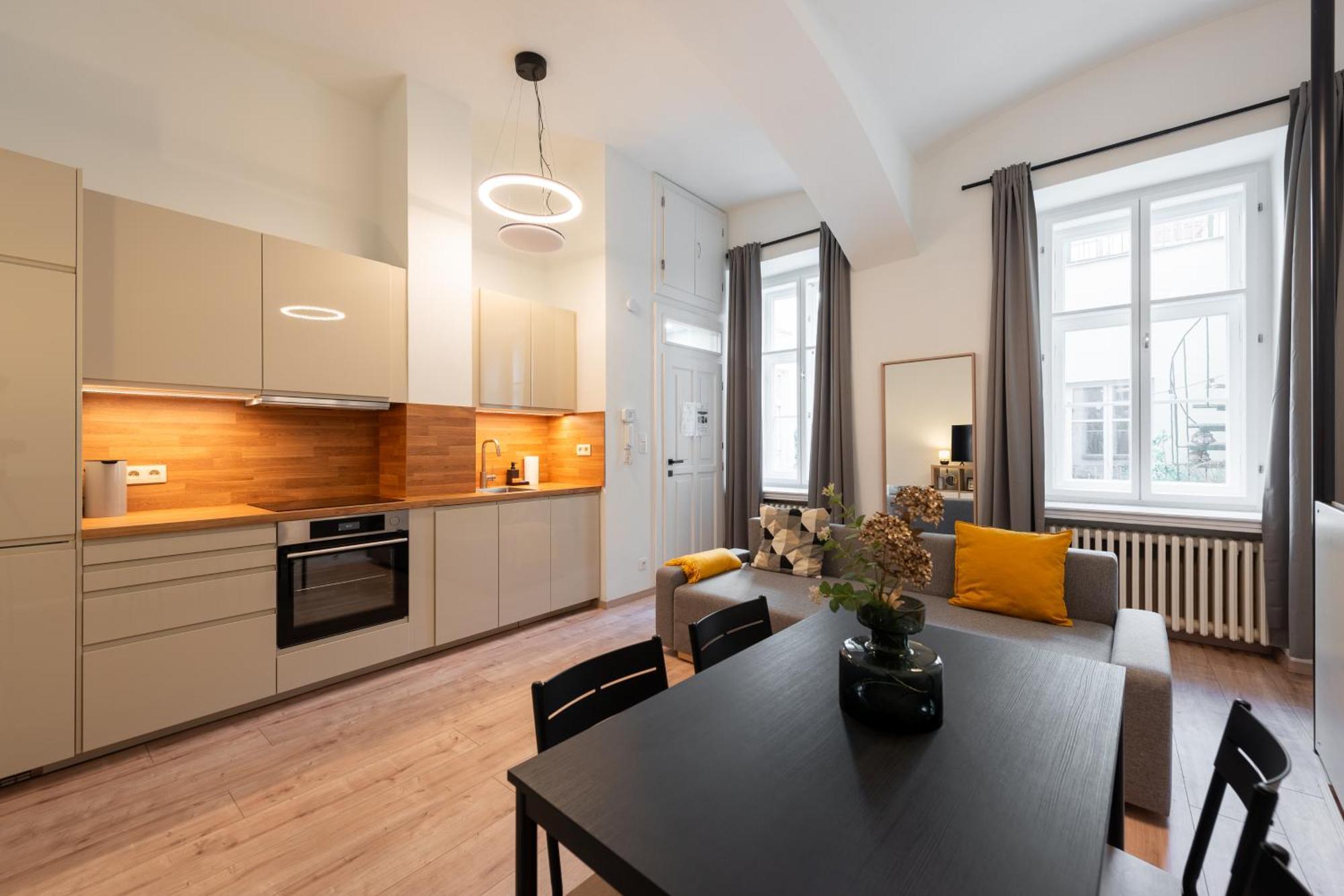 Eclectic And Design Duplex In Prague Apartment Exterior photo